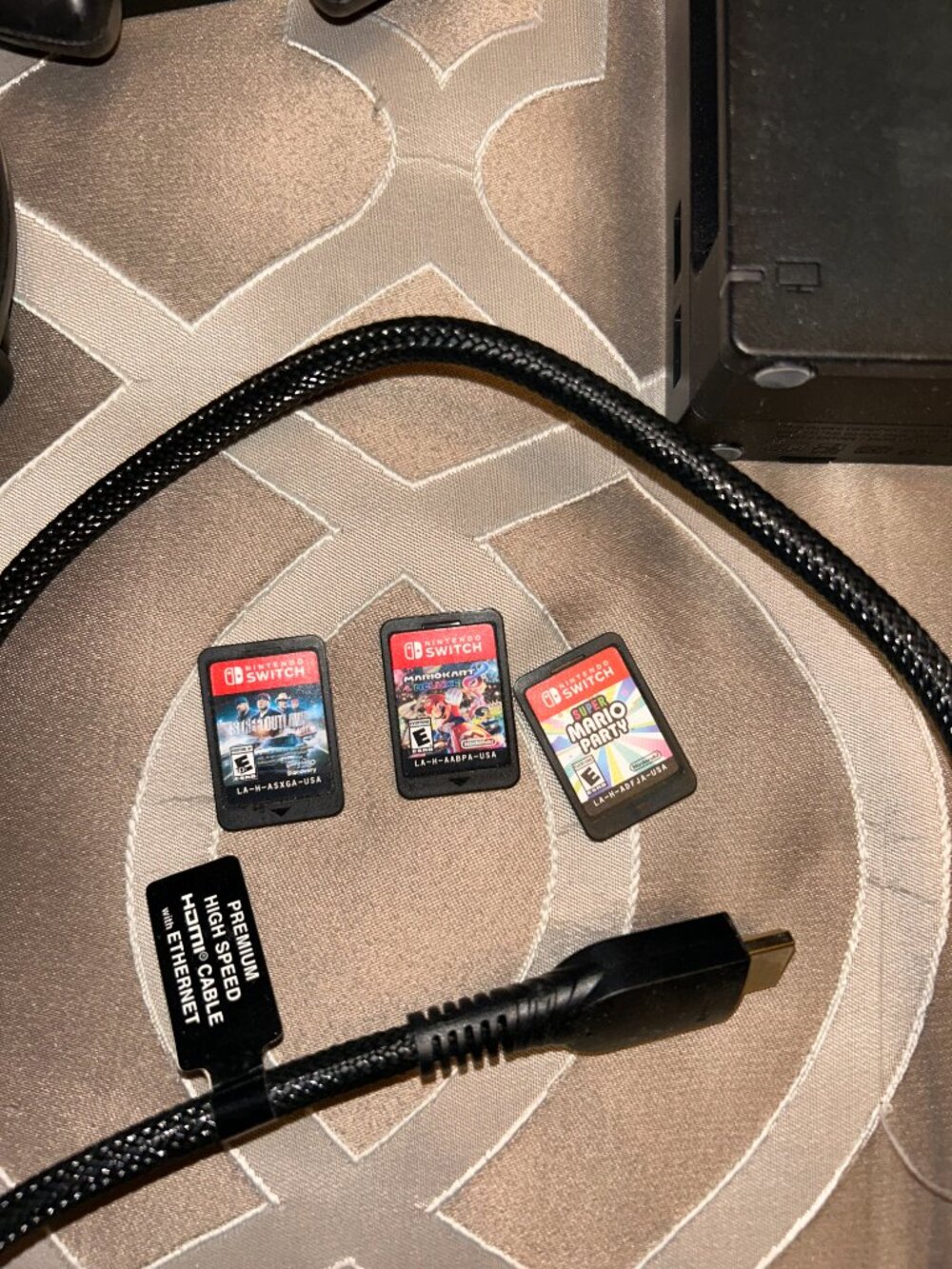 Nintendo Switch Bundle - Picture 4 of 6